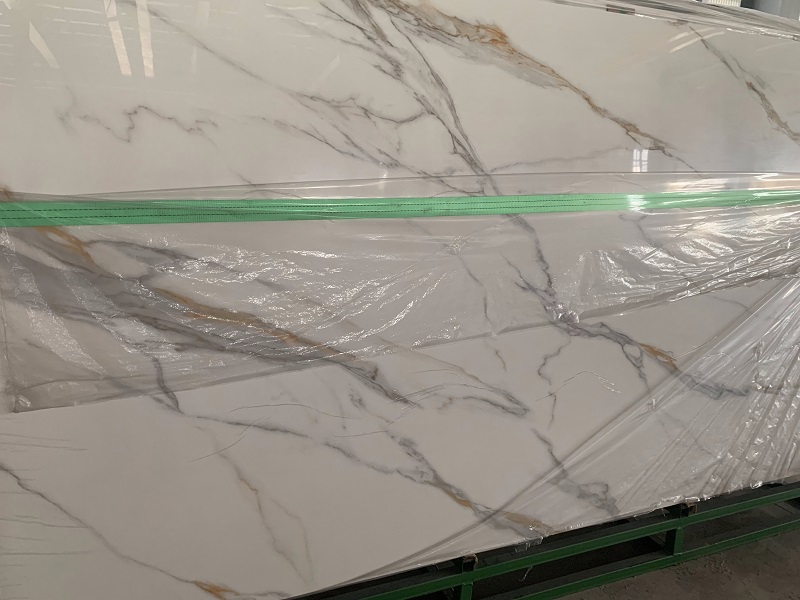 NANOGLASS CALACATTA GOLD MARBLE SLABS
