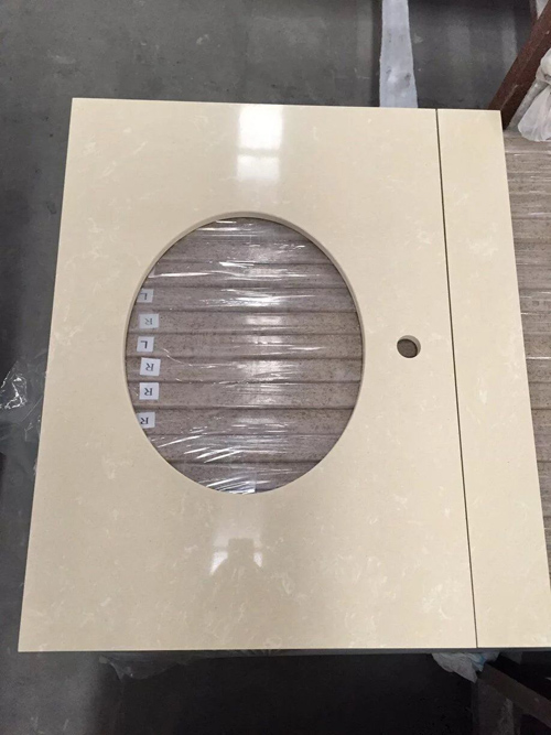 Here you can find answers to most of the questions you might have regarding quartz stone slabs, quartz stone countertops, kitchens, tables and much more.